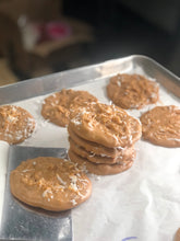 Load image into Gallery viewer, Coconut pralines
