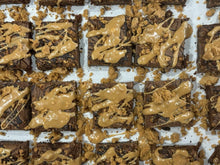 Load image into Gallery viewer, Praline Brownie Bars
