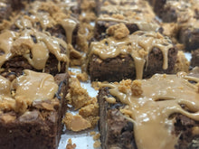 Load image into Gallery viewer, Praline Brownie Bars
