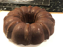 Load image into Gallery viewer, Praline Brownie Cake
